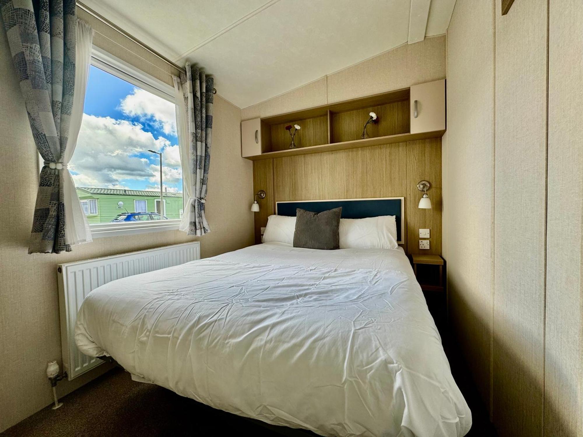 New Sea View Platinum Caravan With Huge Decking Newcastle upon Tyne Exterior photo