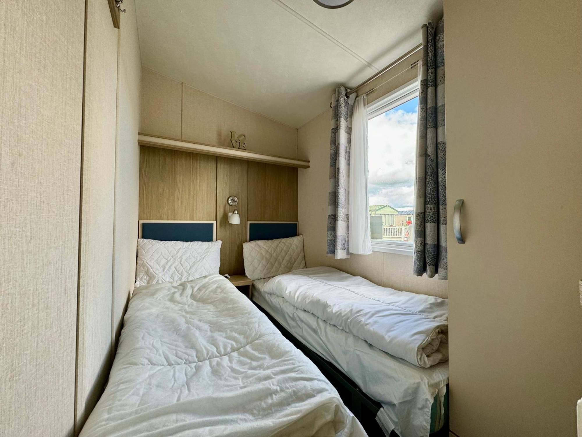 New Sea View Platinum Caravan With Huge Decking Newcastle upon Tyne Exterior photo